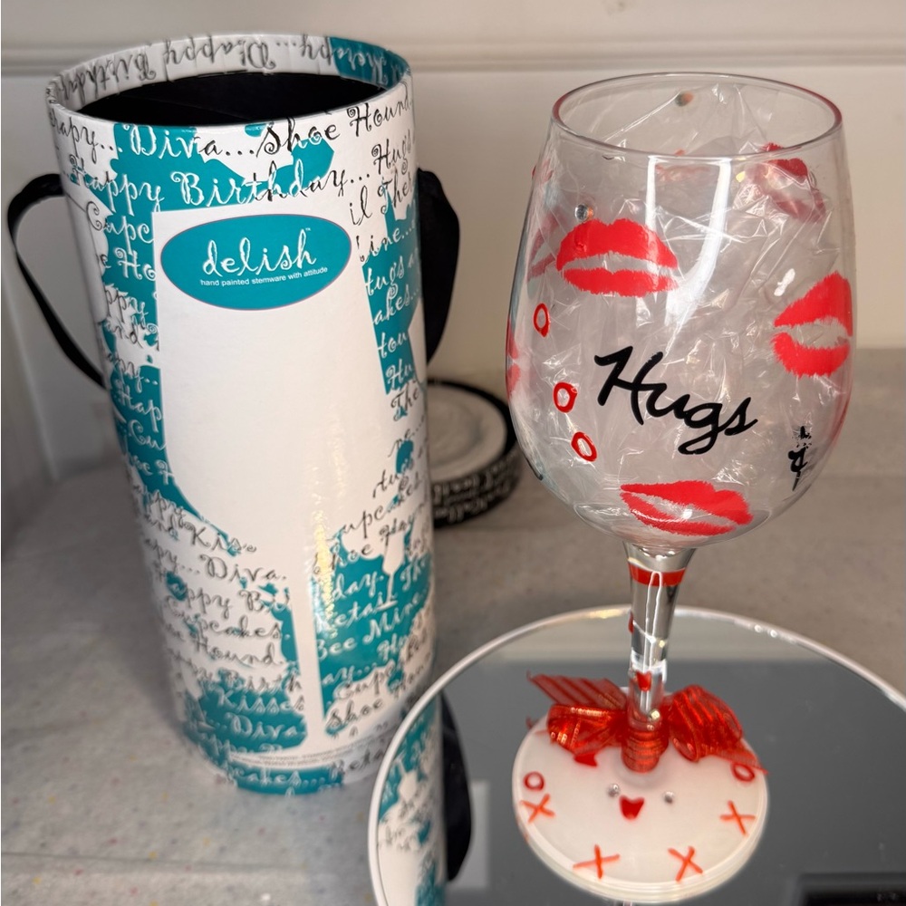 Delish Red Lips & Hugs Design 15 Oz Wine Glass Fifth Avenue Hand Painted